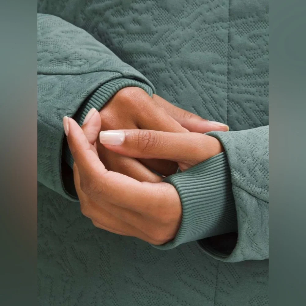 Lululemon Packable Jacquard Knit Wrap
Medium Forest / Dark Forest size xs/s NWT - Picture 2 of 9